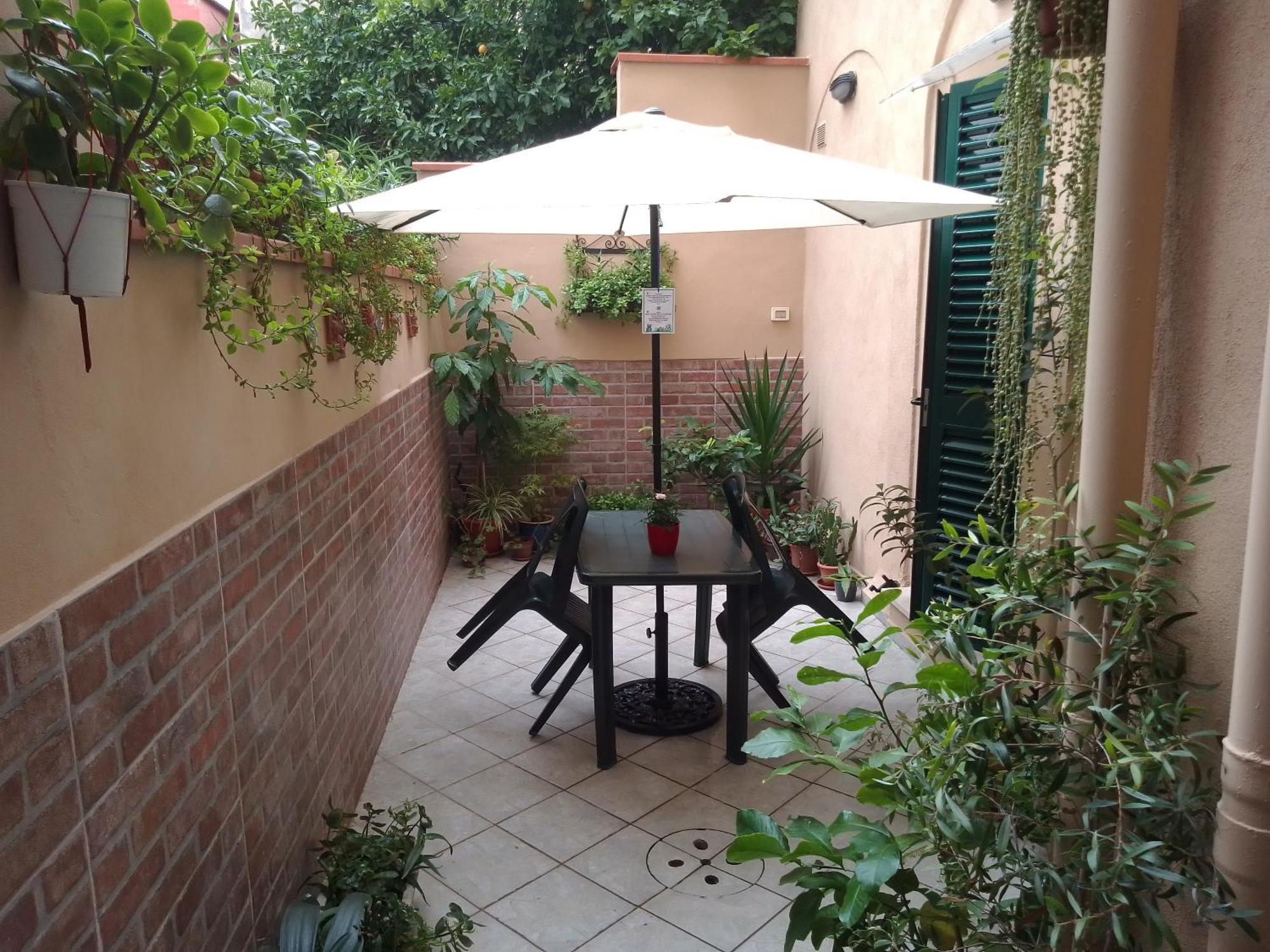 شقة Il Piccolo Eden - Private Garden ليفورنو المظهر الخارجي الصورة