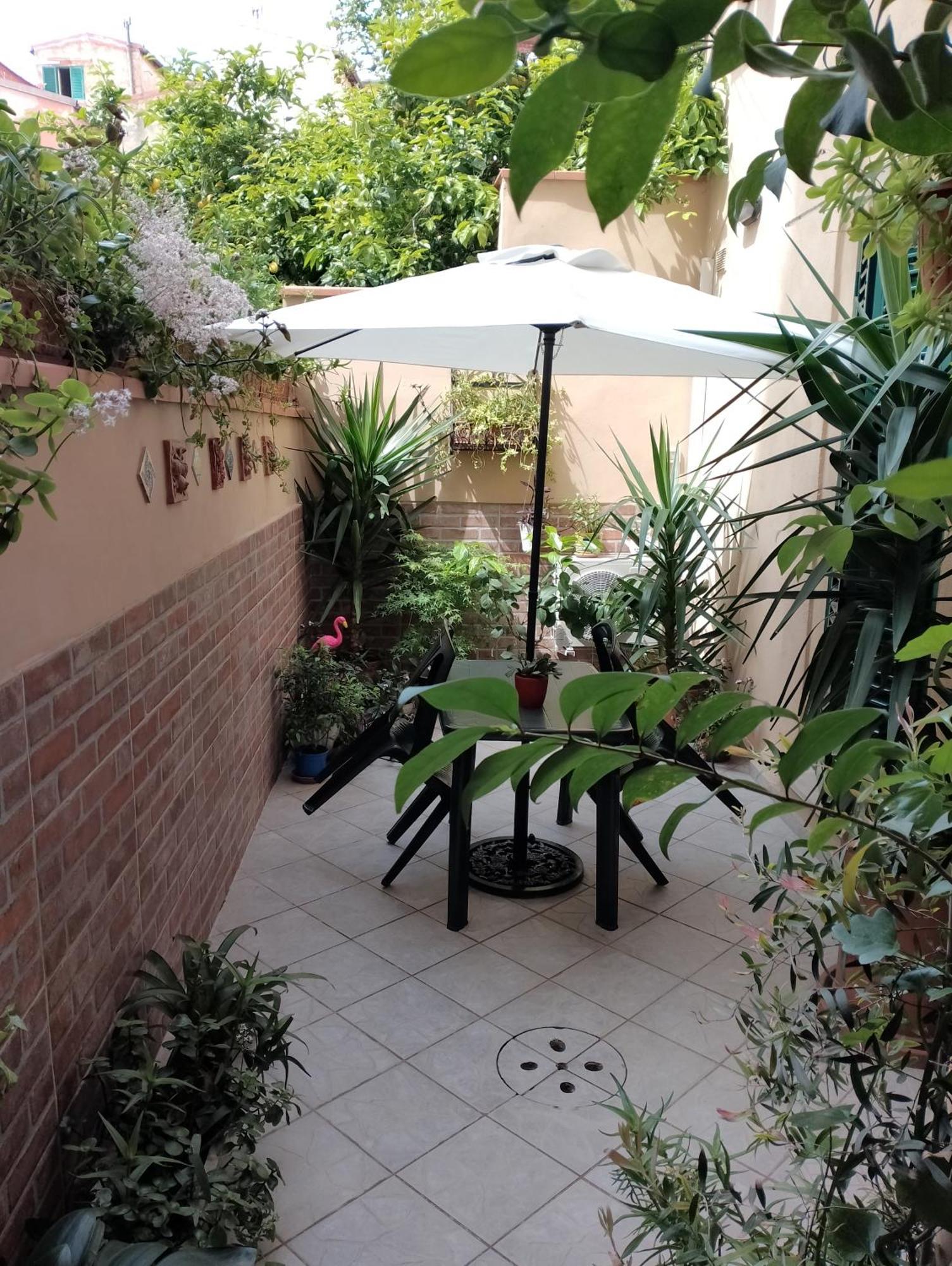 شقة Il Piccolo Eden - Private Garden ليفورنو المظهر الخارجي الصورة