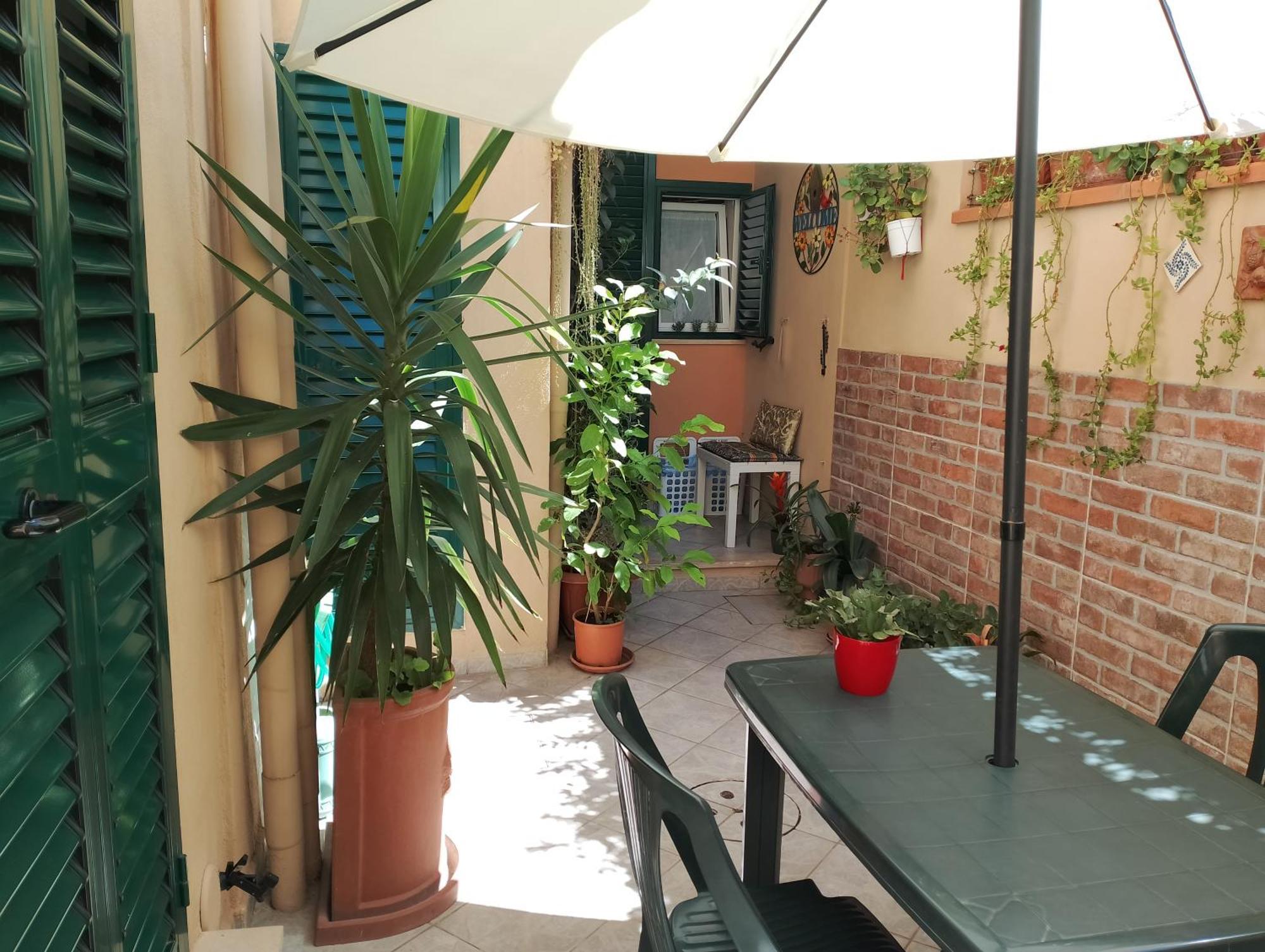 شقة Il Piccolo Eden - Private Garden ليفورنو المظهر الخارجي الصورة